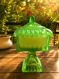 Green Jeanette Wedding Box